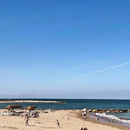 Estudio Esquinero En La Playa Vinaros